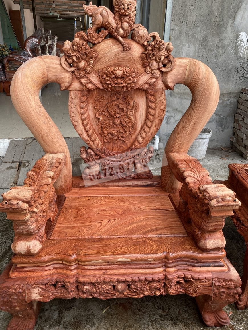 Ghế đơn vách đục Nghê đỉnh