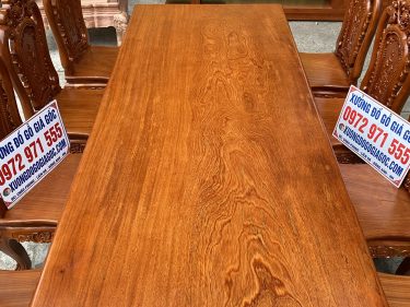 Mặt bàn nguyên khối