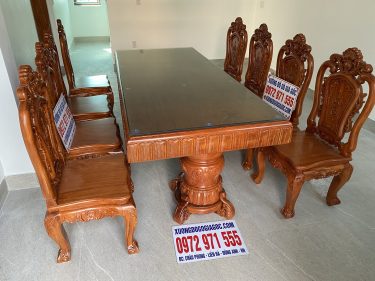 bàn ăn nguyên khối