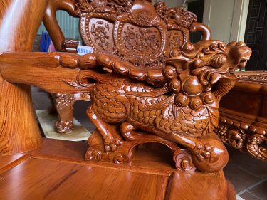 Tay ghế nguyên khối