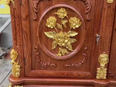 kệ tivi hoa hồng dát vàng