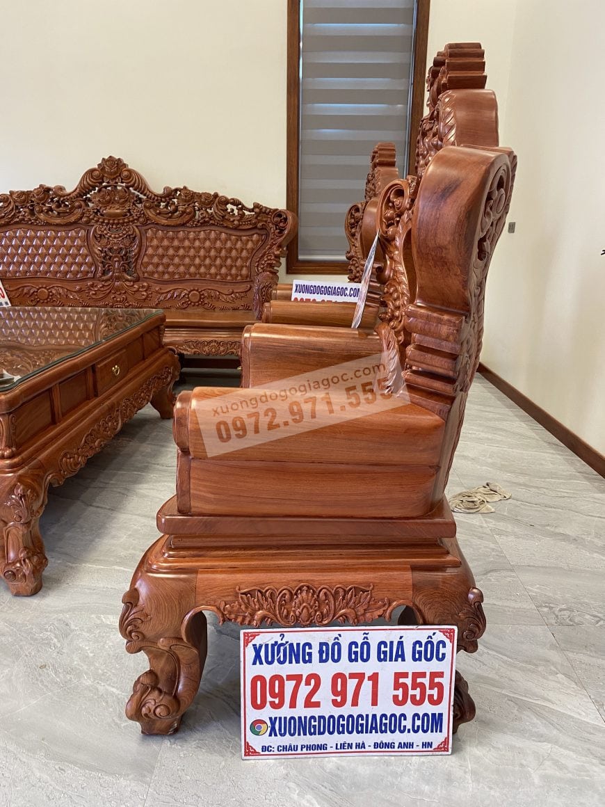 Tay ghế nguyên khối sát cột