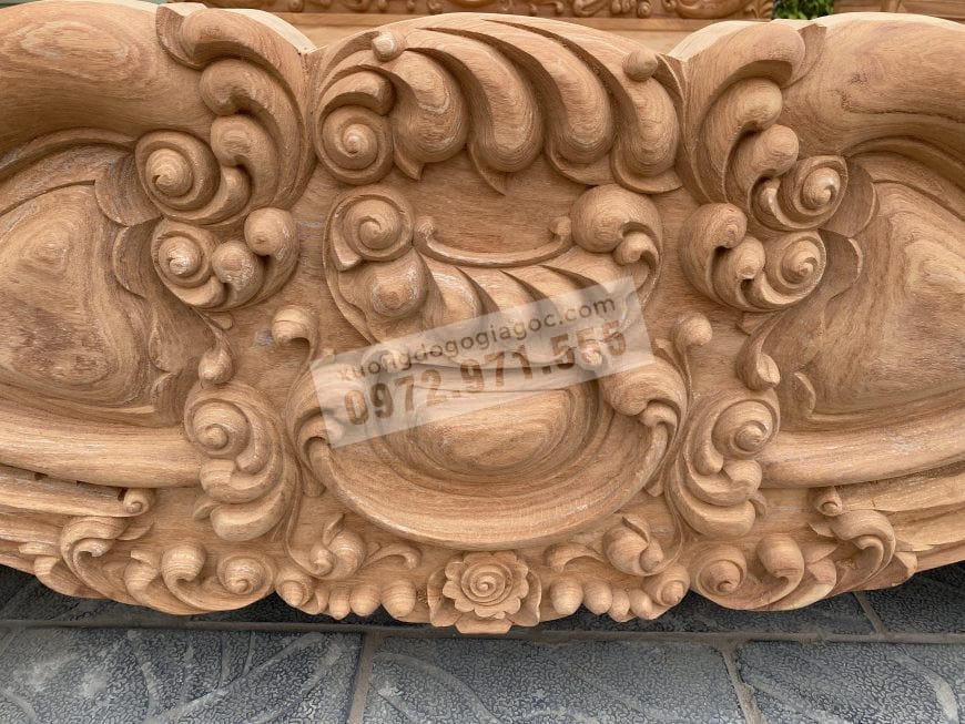 Giường ngủ hoàng gia hoa hồng