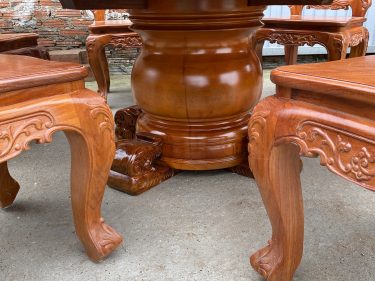 bàn ăn nguyên khối