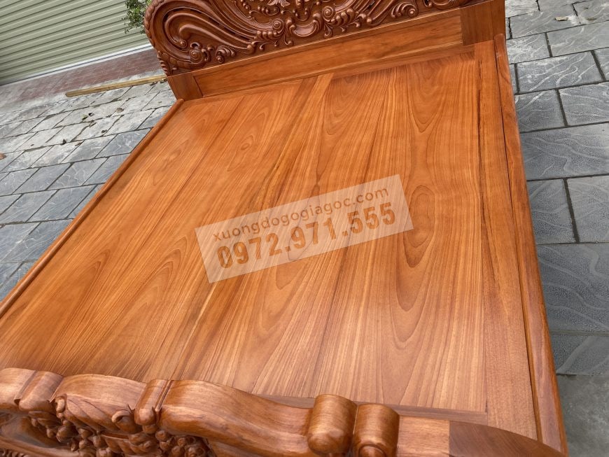 Giường ngủ hoàng gia hoa hồng