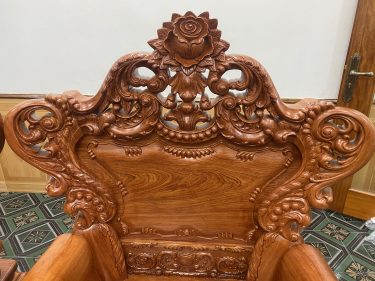 ghế hoàng gia V4