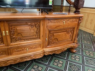kệ tivi louis gỗ hương