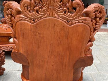 hoàng gia v10 nguyên khối