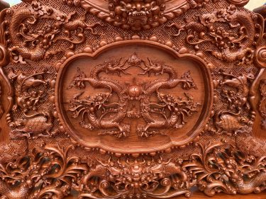 Vách giữa đục Nhị Long Tranh Châu