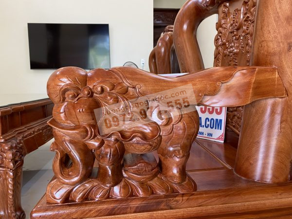 Bàn ghế minh voi chiến quốc cột 14 chân 14 gỗ hương đá đục thủ công