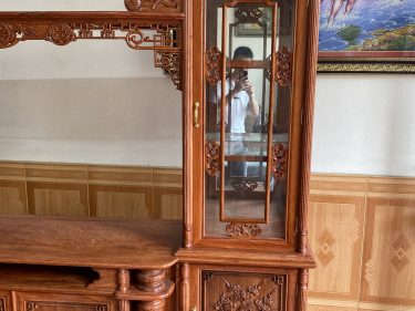 Kệ tivi kết hợp tủ rượu trang trí