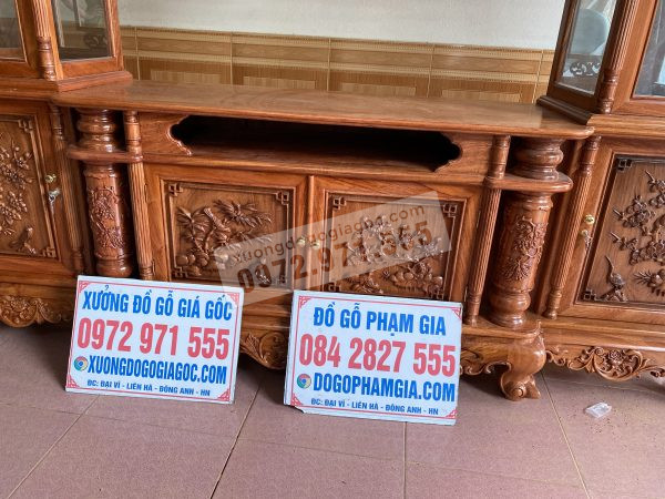 Kệ tivi kết hợp tủ rượu trang trí