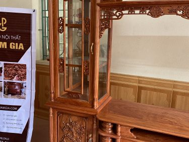 Kệ tivi kết hợp tủ rượu trang trí