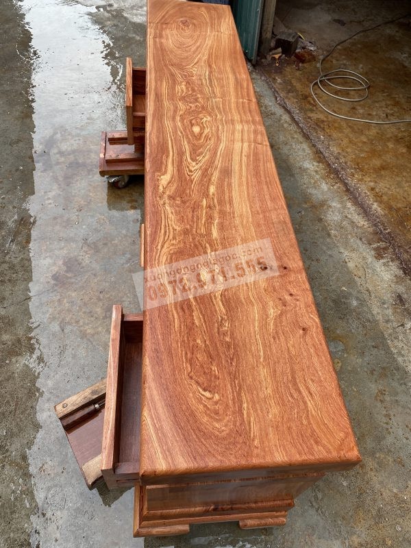 Kệ tivi nguyên khối gỗ hương đá