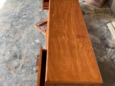 Kệ tivi nguyên khối gỗ hương đá