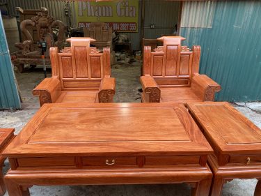 Bàn ghế Âu Á cuốn thư gỗ hương đá