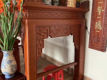 ban thờ gỗ hương đục sen