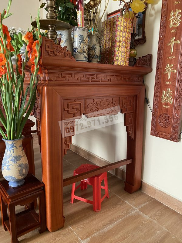 ban thờ gỗ hương đục sen