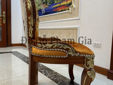 Ghế ăn hoàng gia