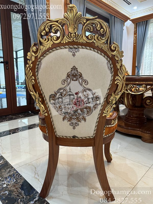 Ghế ăn hoàng gia