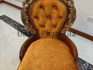 Ghế ăn hoàng gia