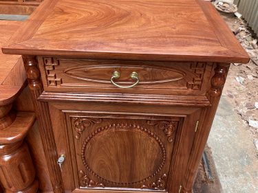 kệ TV cột nho gỗ hương